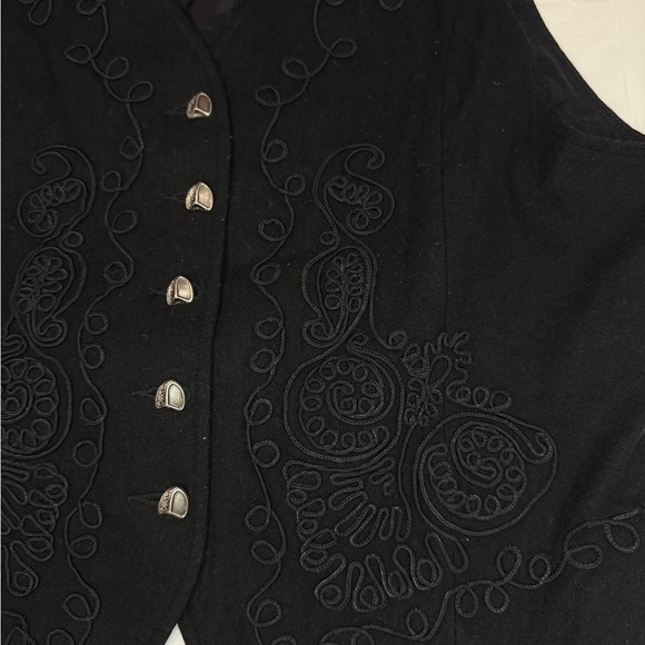 Vintage Hunt Club Women’s Black Embroidered Vest Wool Western Equestrian SizeXL - Picture 5 of 10